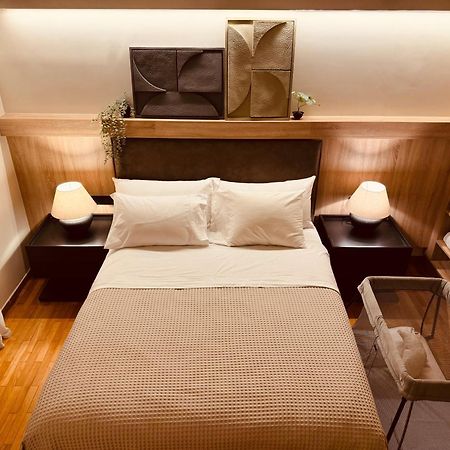 2 Bedroom Apt - Live Like A Local In Kolonaki アテネ エクステリア 写真