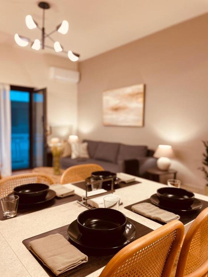 2 Bedroom Apt - Live Like A Local In Kolonaki アテネ エクステリア 写真