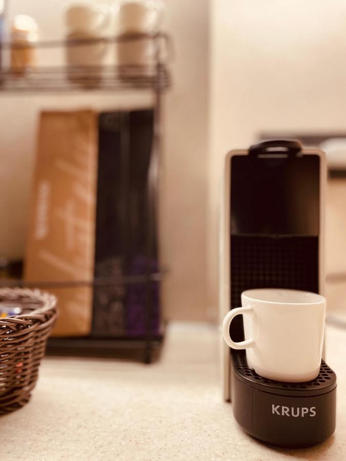2 Bedroom Apt - Live Like A Local In Kolonaki アテネ エクステリア 写真
