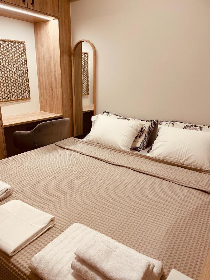 2 Bedroom Apt - Live Like A Local In Kolonaki アテネ エクステリア 写真