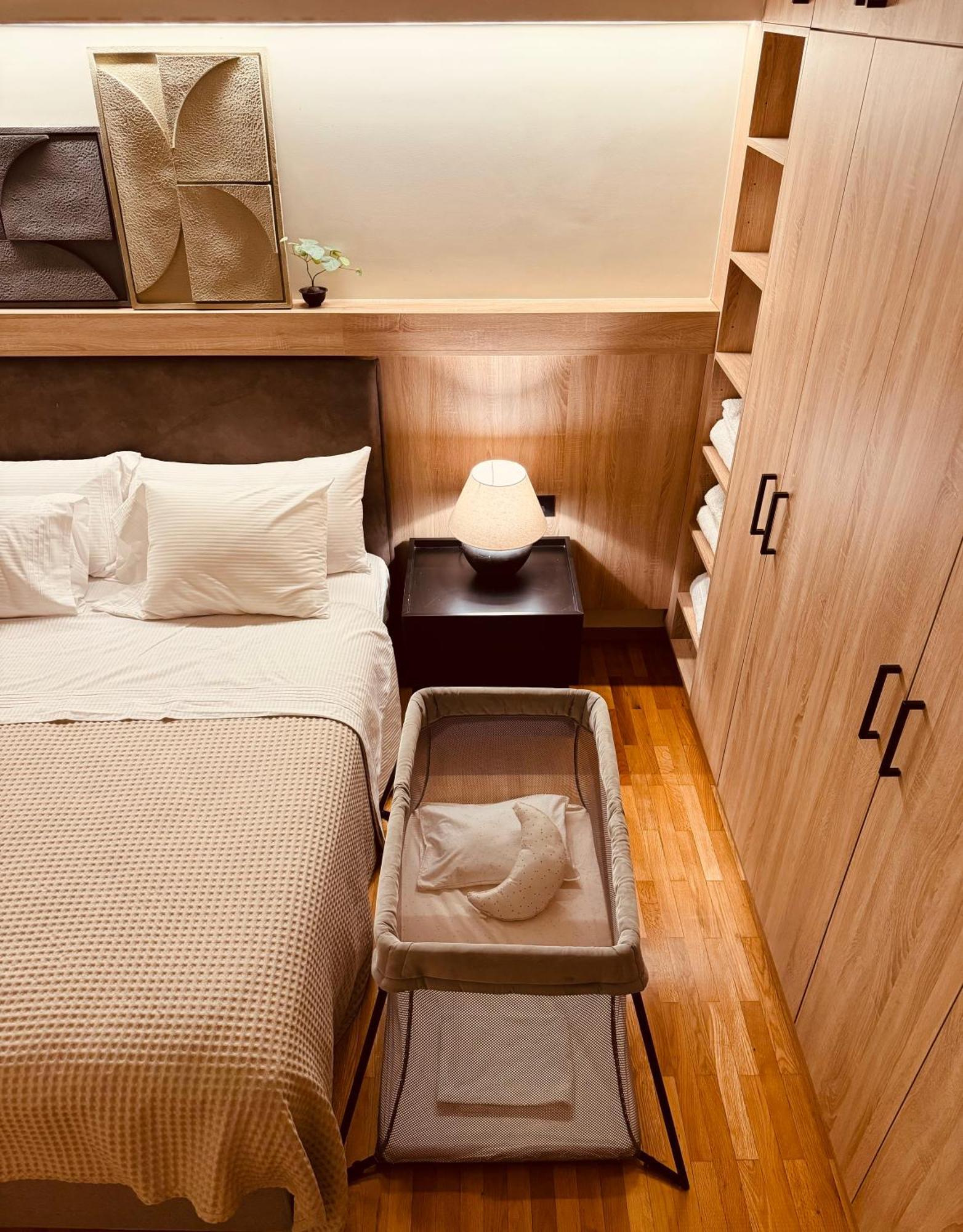 2 Bedroom Apt - Live Like A Local In Kolonaki アテネ エクステリア 写真