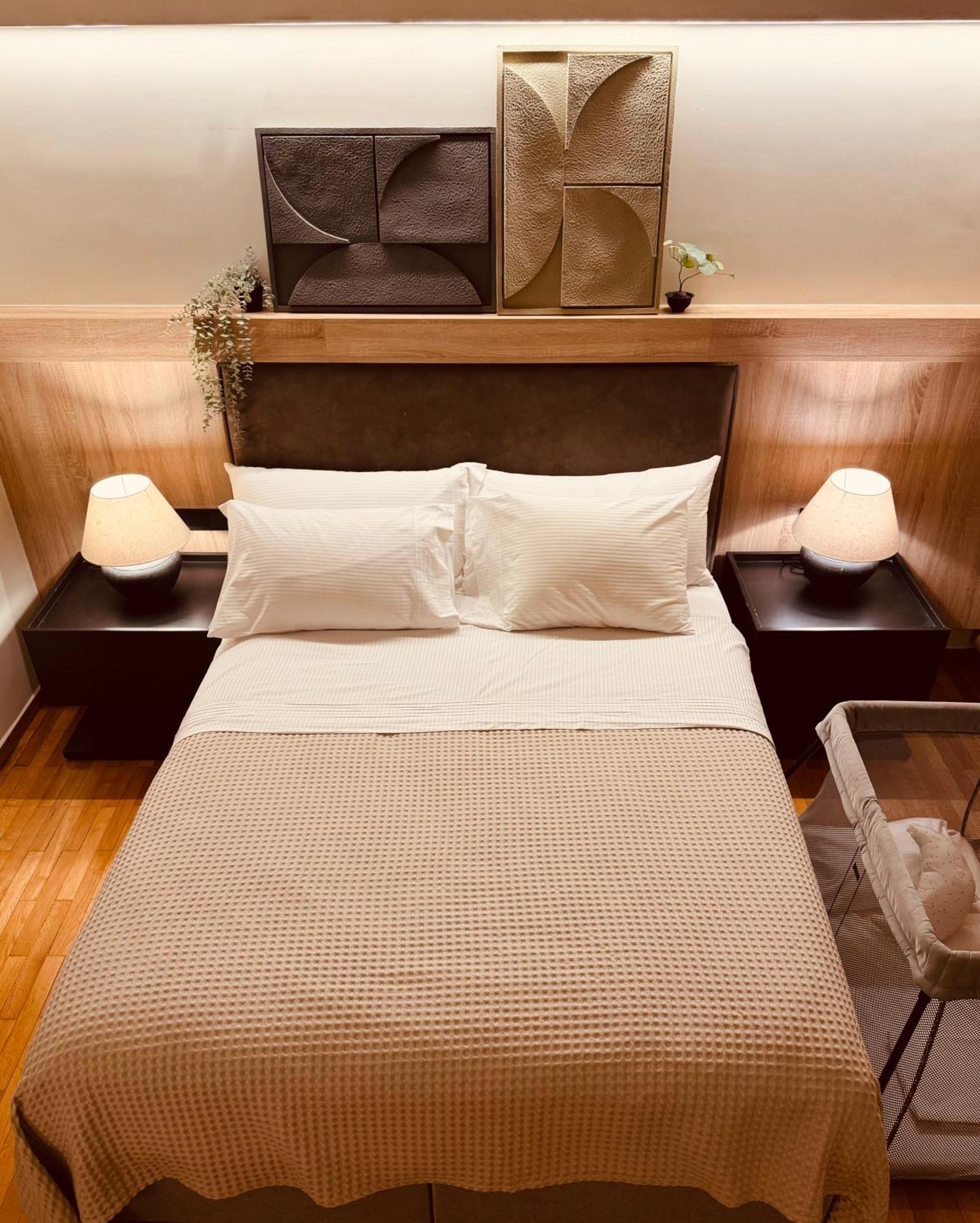 2 Bedroom Apt - Live Like A Local In Kolonaki アテネ エクステリア 写真